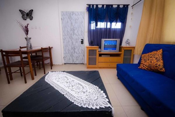 Zimmer Dora Dead Sea (Newe Zohar)